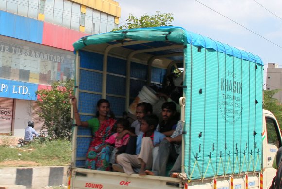 Bangalore - La famille dans une camionnette